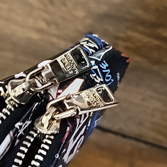 Steve Madden Wristlet - Picture 11 of 12